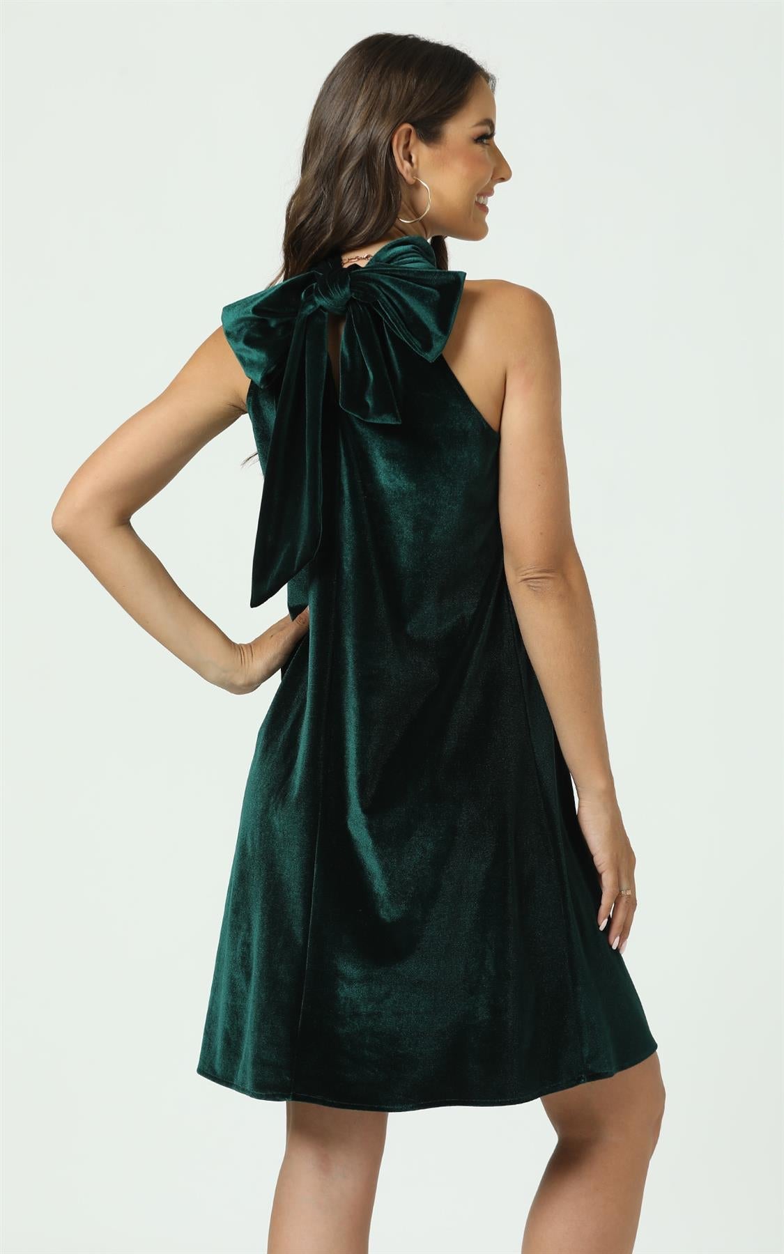 Mitternacht Samtkleid Tannengrün mit Neckholder