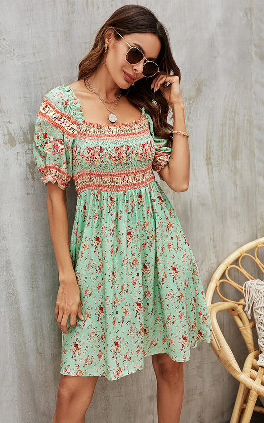 Mintgrünes Boho Minikleid - Gesmoktes Oberteil mit Puffärmeln