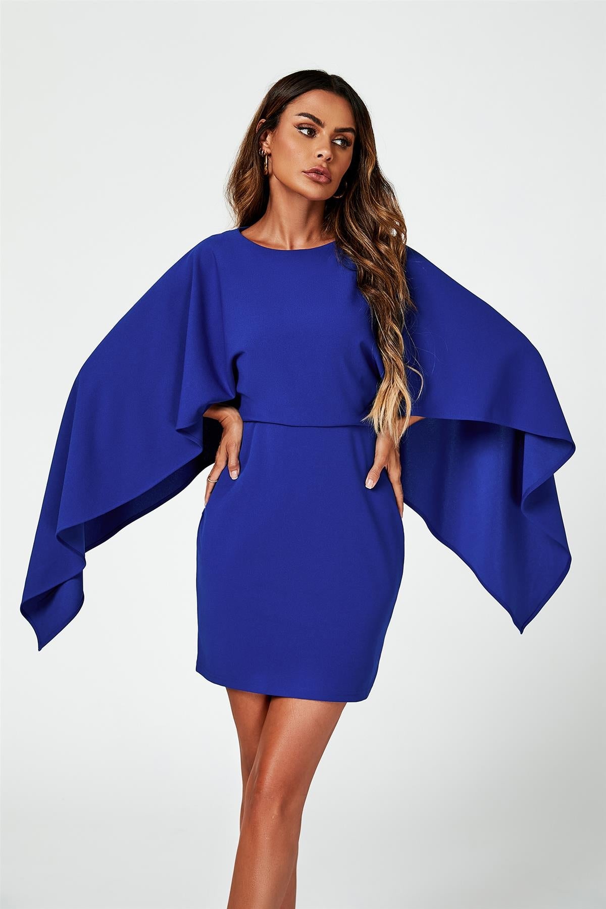 Saphir Cape Minikleid mit Rückenausschnitt